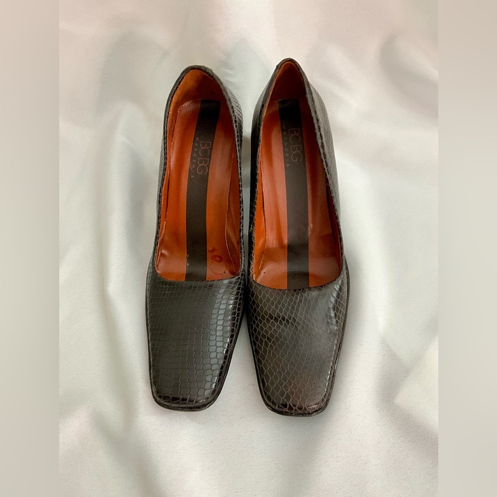 NWOT BCBG MAXAZRIA Brown Snakeskin Leather Pumps Block 2.75” Heel Vintage 6m